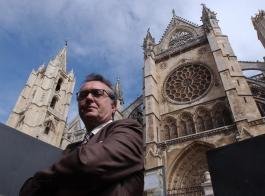 Ruscica di fornte alla Cattedral di Leòn.jpg